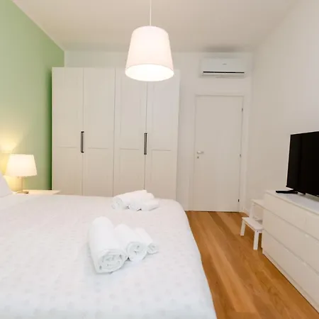 Apartment Vivimi Fiordalisi Stile & Comfort Vicino Metro Milan