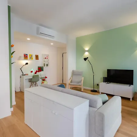Apartment Vivimi Fiordalisi Stile & Comfort Vicino Metro Milan