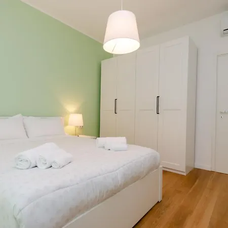 Vivimi Fiordalisi Stile & Comfort Vicino Metro Apartment *