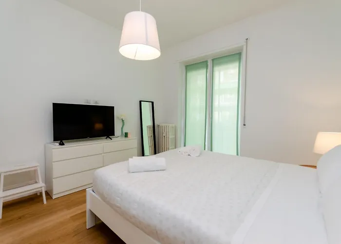 Vivimi Fiordalisi Stile & Comfort Vicino Metro דירה *