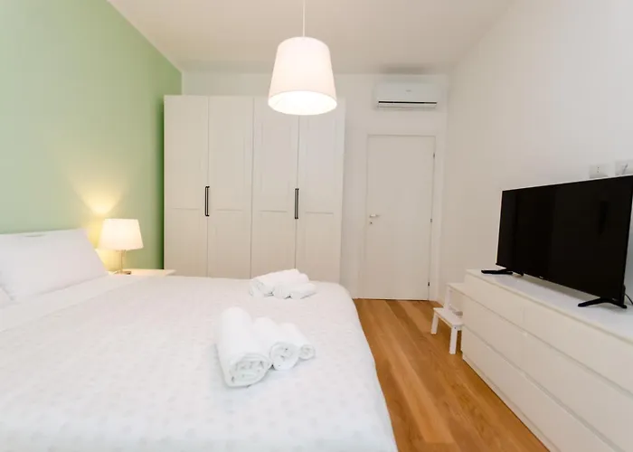 דירה Vivimi Fiordalisi Stile & Comfort Vicino Metro מילאנו
